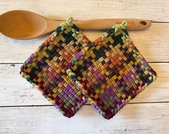 Set of two woven potholders, hot pads, oven mitts