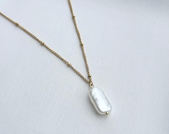 The Pearl Drop Necklace