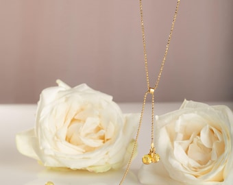 Adjustable necklace with clear yellow natural Baltic amber pendant and gold vermeil minimalist chain | Luxury minimalist lariat necklace