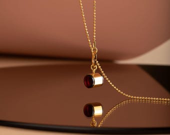 CALICE – long lariat 24k gold vermeil necklace with cylindrical amber pendant