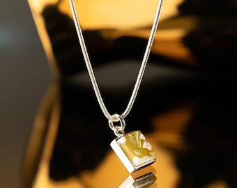 Amber Pendant 