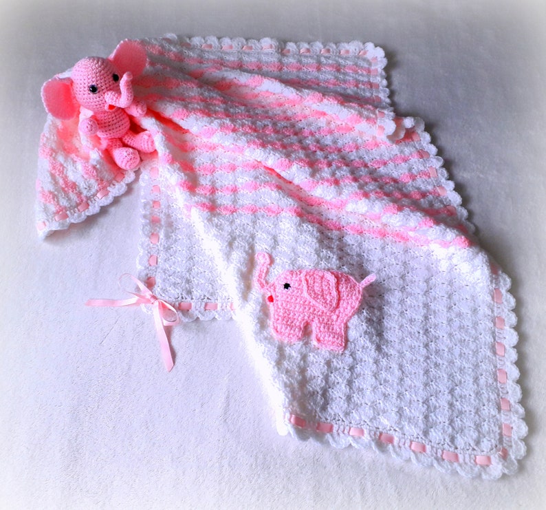 Crochet blanket for baby with an elephant applique image 0