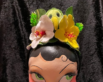 Papagei Hibiskus Blüten Haarband, Tropischer Statement Fascinator, OOAK Kostüm-Accessoire