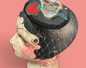 Gothic Skull Fascinator & Matching Dog Collar Halloween  display picture 1