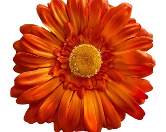 Single Orange Gerberas, orange gerbera daisy brooch, flower brooch, orange floral pin, gerbera daisy accesoory,