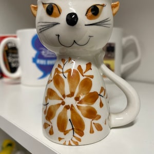 Quirky Cute: Retro Cat Egg Cup, !970s Egg Cup, Vintage egg cup, Vintage cat cup