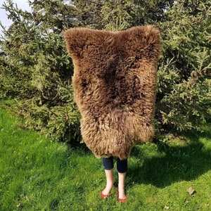 Alfombra de piel de oveja marrón - Alfombra decorativa de piel de oveja auténtica marrón 100% natural