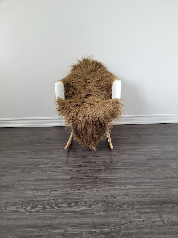 Genuine Icelandic sheepskin rug sheepakin pelt Scandinavian sheepskin rug soft silky long wool #C410 Genuine Icelandic sheepskin rug sheepakin pelt Scandinavian sheepskin rug soft silky long wool #C410