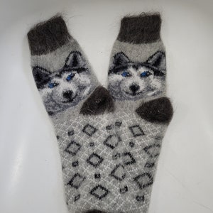 Men&#39;s 100% Cashmere Socks - Wolf Design, Soft & Fluffy