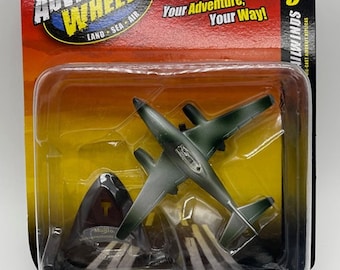 Maisto Tailwinds Adventure Wheels Messerschmitt Me-262 Die Cast Vehicle, 2011