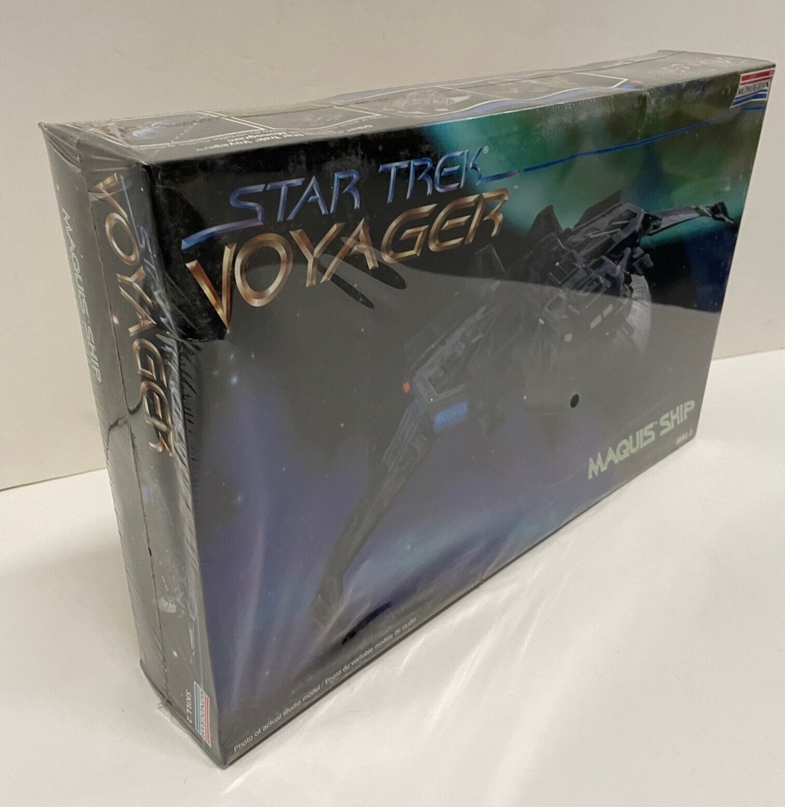 Maquette Star Trek - USS Voyager - Monogram - Kit Modèle Réduit - NEUF