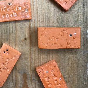 Custom Clay Ätherisches Öl Auto / Schrank / Arbeitsplatz / Arbeitsraum / Wohnraum Diffusor | Inspirierendes Geschenk | Optionaler Magnet | Personalisiertes Geschenk