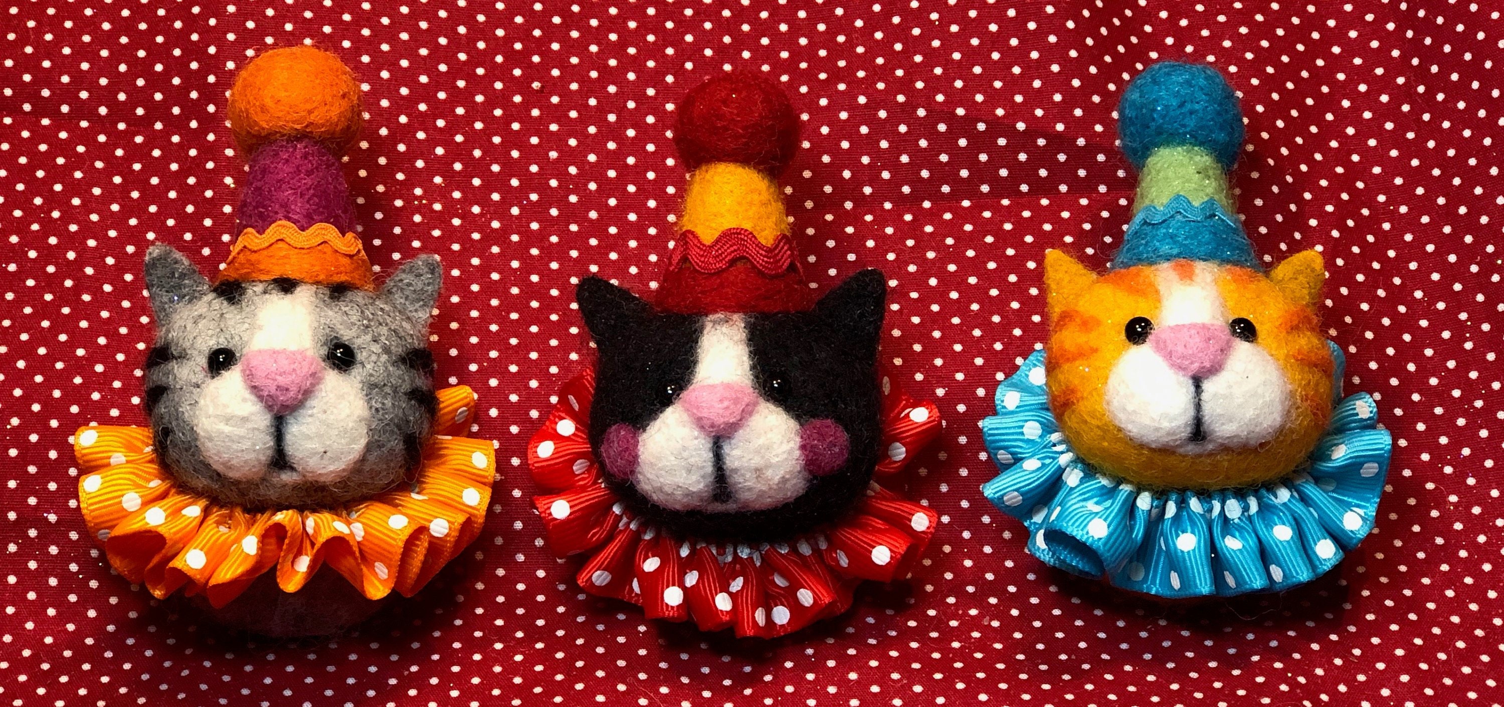 Needle felt Cat brooch download instructions