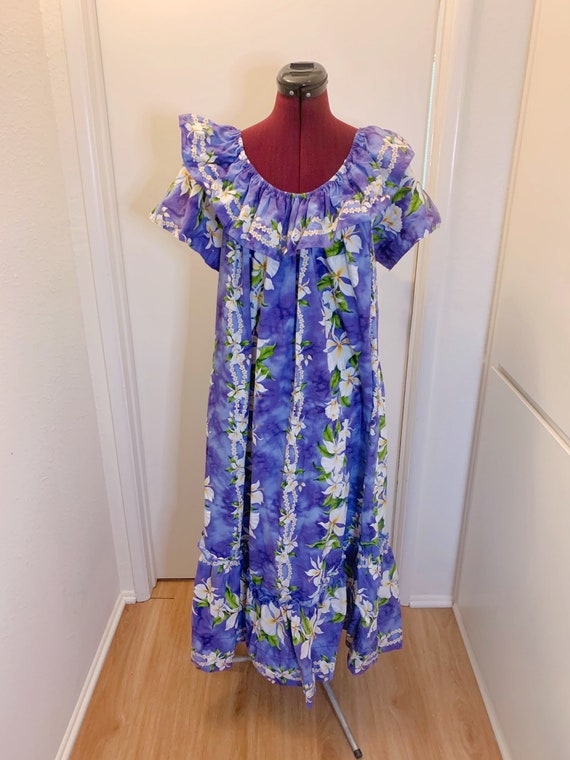 Vintage Plus Size Hawaiian Muumuu