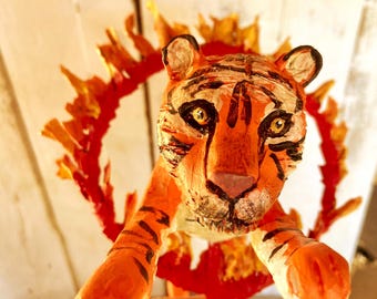 Circus tiger paper mache height 22 cm, tiger jumping fire ring, circus tiger, circus animal figure circus collection, circus acrobatic tiger