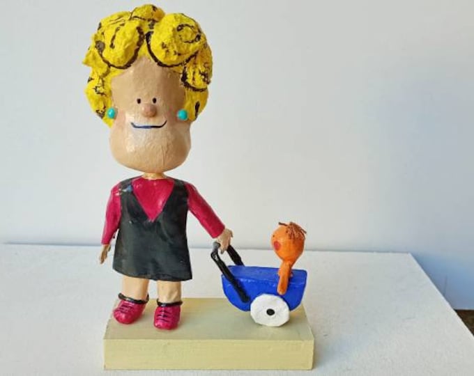 Susanita friend of Mafalda figure, sculpture doll Mafalda collection, miniature Mafalda, doll cake Mafalda, doll children's cake