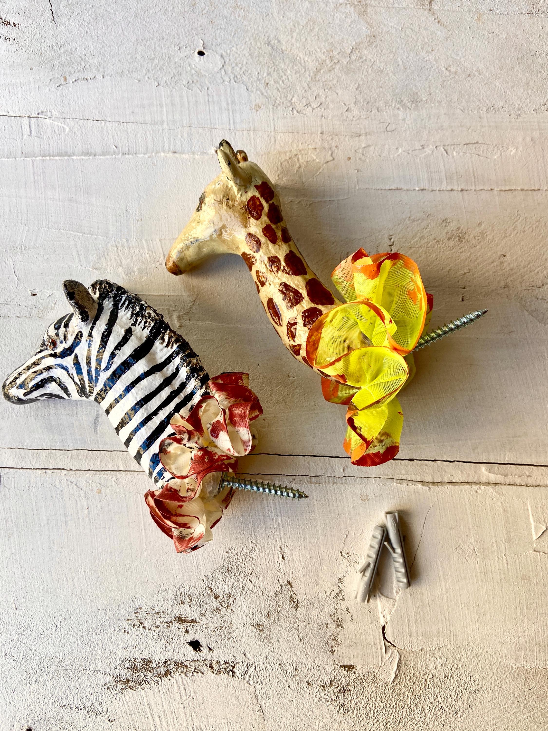 手作りサーカス動物ウォールフック - 紙粘土のキリンとシマウマの