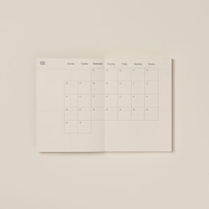 Eco-friendly minimalist planner 2024. Weekly, monthly, and yearly overview planner with 20 extra notes pages. zdjęcie 7