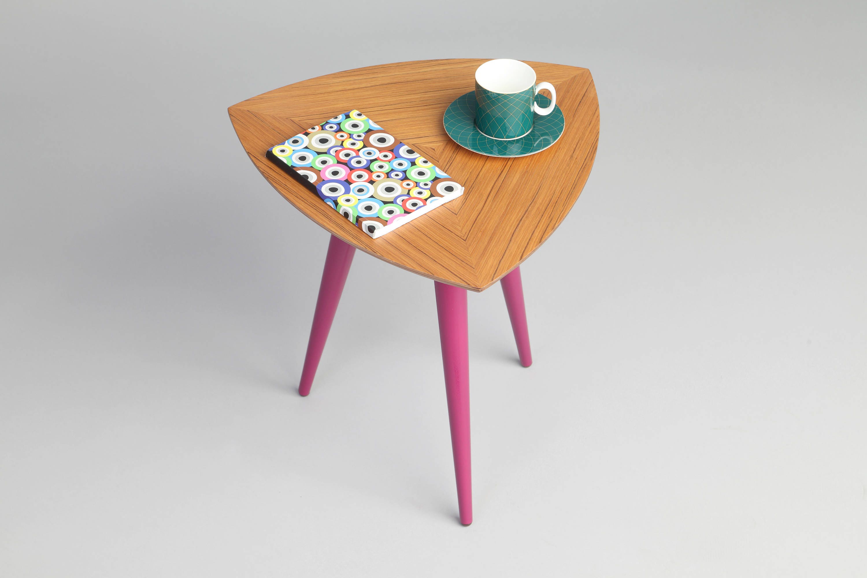 Table Basse Moderne Du Milieu Siècle, Petite Table d'extrémité Danoise ou Support de Plante en Bois 