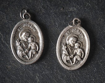 Paar van 2 Sint-Jozefmedailles, vintage religieuze medailles, katholieke sieraden