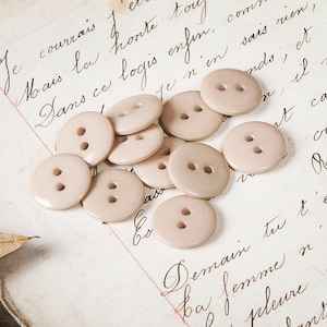 Set of 25 beige small round sewing buttons, 15 mm - 0.6 &quot; diameter