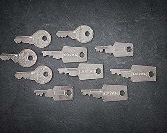 Lot of 10 Vintage Small Keys: Found Objects for Crafting