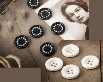 Gros boutons de couture en acrylique : strass noirs et blanc