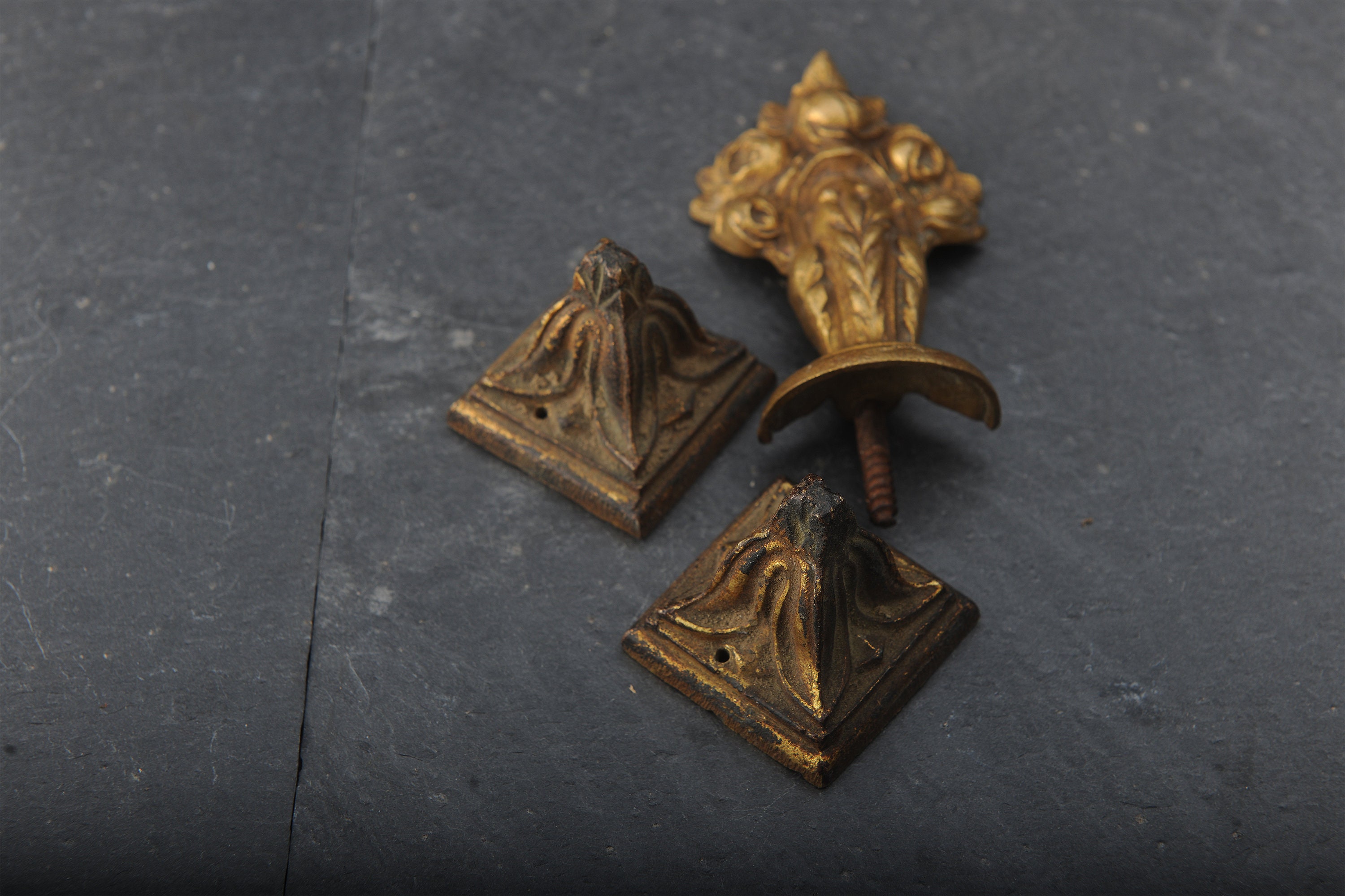 Paire De Poignées De Meuble En Bronze Doré + 3 Clés Assorties - Occasion