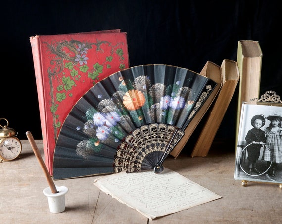 Oriental folding fan deals