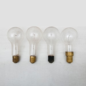 4 große Lampenbirnen aus den 1970er Jahren, 300 Watt, Messing-Schraubsockel, klare Glühbirne, Glasflaschenbehälter, große Glühbirnenflasche, Vintage-Glühbirnen