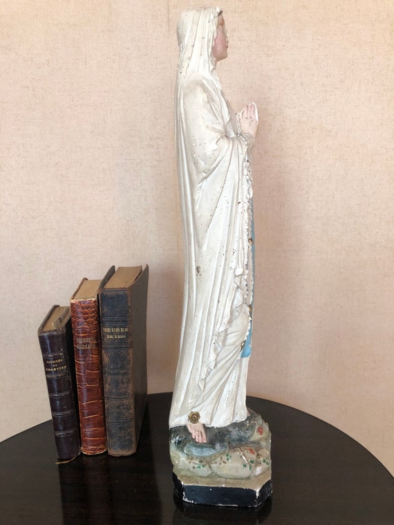 南フランスの聖母マリア像