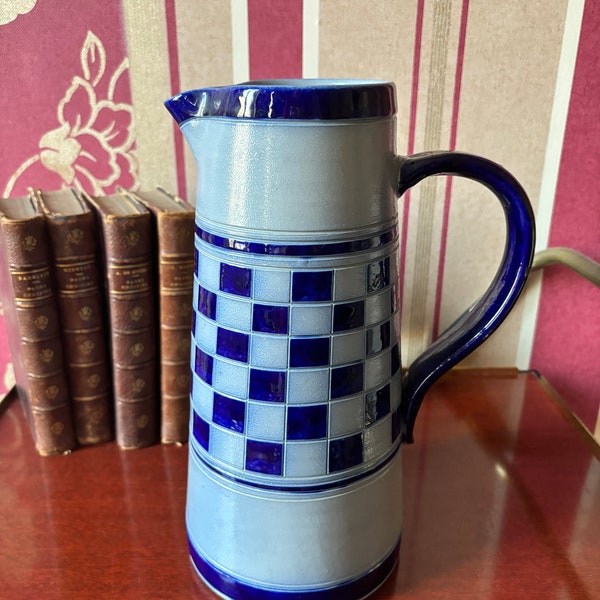 Alsace poterie Pichet Kronembourg entièrement marqué Betchdorf d’Alsace fait à la main grès robuste Vintage gris et bleu Tankard