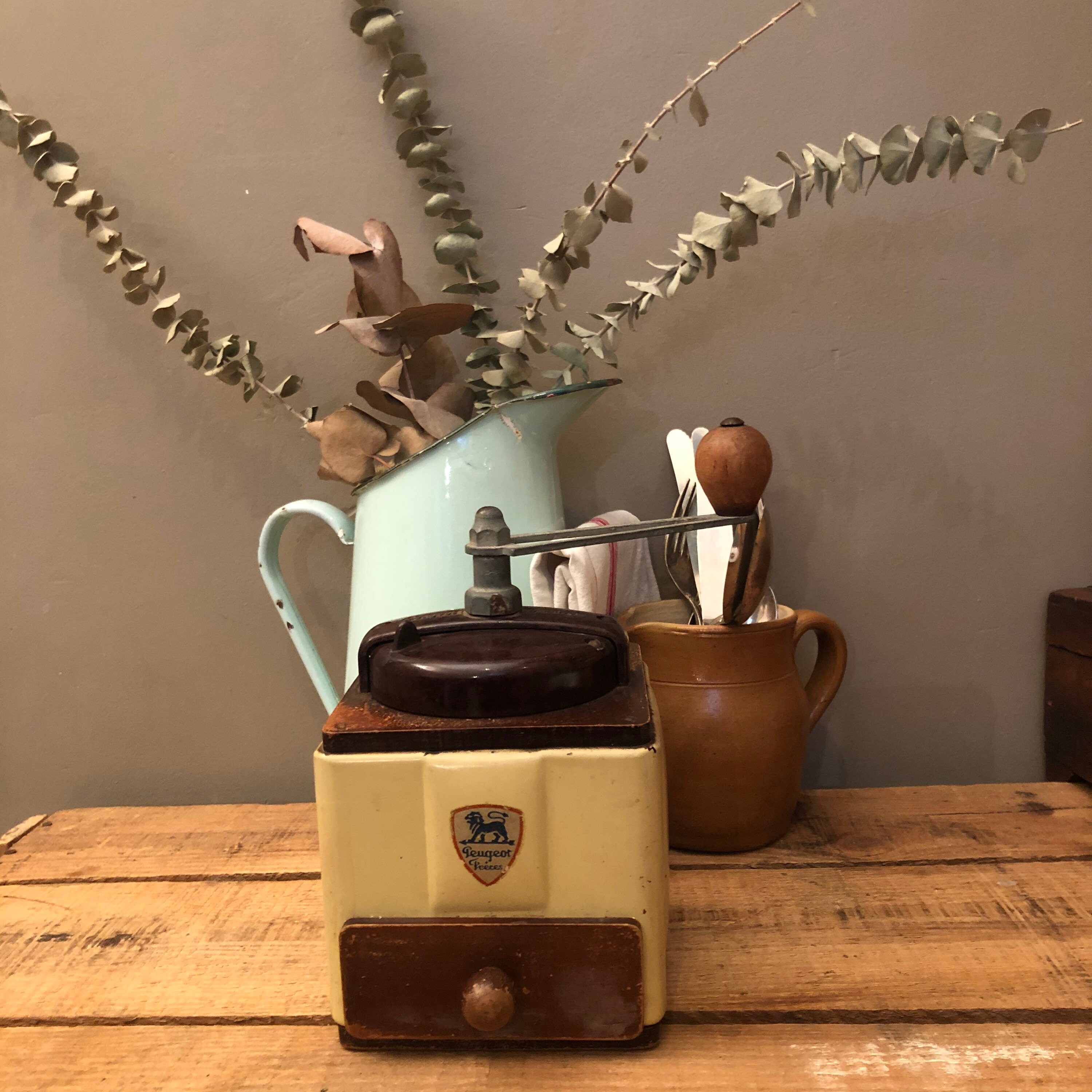 French Vintage Peugeot Coffee Grinder 1940S, Moulin à Café Peugeot