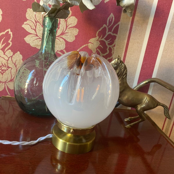 Lampe à poser avec son globe en verre de murano, Made in France, Home decor