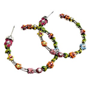 Flower Hoop Earrings / Vintage 90s Jewelry / Enamel