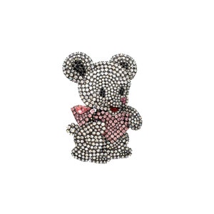 Teddy Bear Brooch Holding Heart - von Walhof - Statement Pin