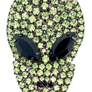Green Alien Brooch - Green Sparkly Extra Terestrial Pin - Roswell
