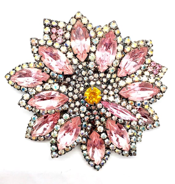 Pink Dahlia Flower Brooch - von Walhof Pin