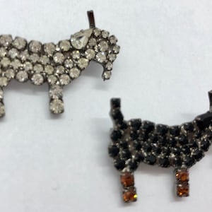 Geitenspeld met strassteentjes / Von Walhof-sieraden