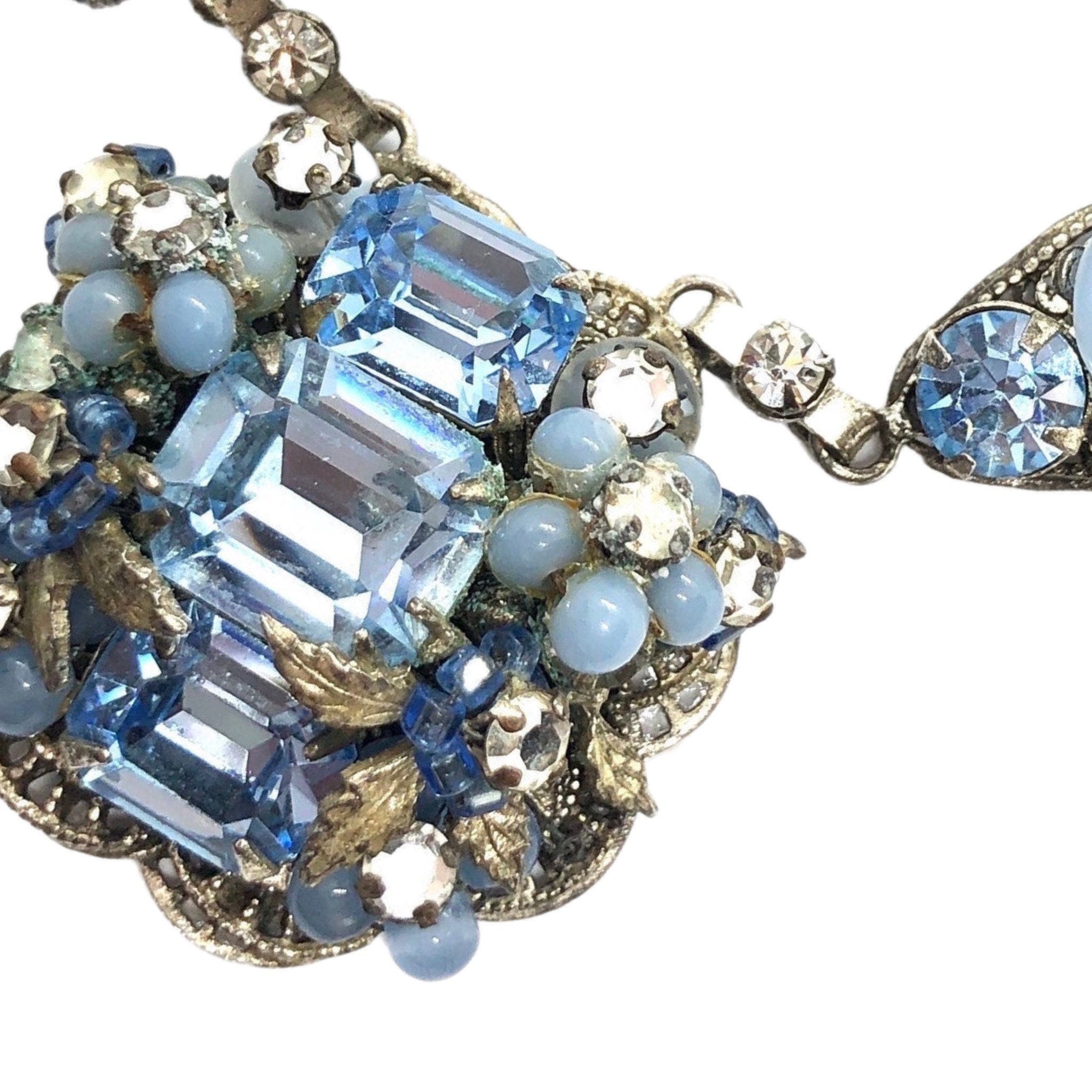 ◆VINTAGE HOLLYWOOD◆ Crystal n Ball Necklace VH2435NE003M Alien Holding Faceted Crystal Ball Silver Finish Pewter