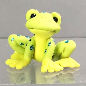 Frog -TINY Polymer Clay Amphibian Figurine-Sculpted Clay Toad Figure-Collectible Frog Keepsake-Miniature Toad-Pond Critter-Whimsical Frog