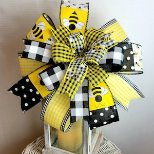 Bumblebee Bow Decor, Bumblebee Lantern Bow. Bumble Bee Decoration, Farmhouse Bee Bow, Yellow and Black Decor