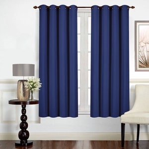 Marineblauwe verduisterende gordijnen, set van 10 panelen, elk 54&quot; breed x 63&quot; lang, doorvoertule bovenaan brons, raamgordijnen. Slaapkamergordijnen van zware stof.