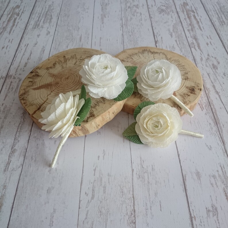 Set paper flower boutonniere ranunculus Crem white paper ranunculus Grooms boutonniere Wedding fake boutonniere Crepe paper flowers
