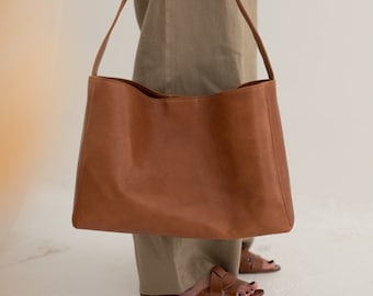 Brown leather handbag | Tan brown work bag | Minimalist style handbag for women | Natural leather shoulder bag | Christmas present idea