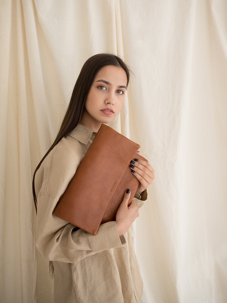 tan brown natural leather clutch, medium size pouch