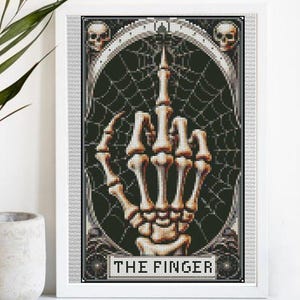 Skelett handkorsstygnsmönster PDF, gotisk Halloween broderidesign, långfingerskalle väggdekor ockult gotisk