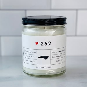 252 Indicatif régional Candle Outer Banks, Caroline du Nord Candle | Mélange de soja et de noix de coco | Coulée à la main | Petit lot |