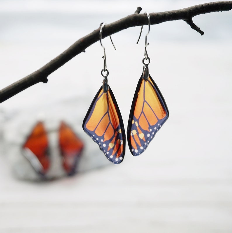 Pendientes de mariposa monarca naranja Joyería de alas de mariposa Regalos del Día de las Madres imagen 5