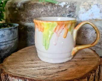 Taza de gres lanzada a mano
